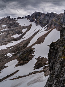 Blick zum Berg Kvænan
