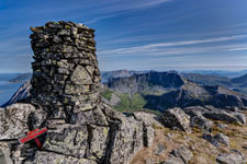 am Berg Lonketind. Steinmann