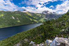 Blick zum Fjord Gryllefjord