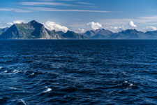 Blick zum Gebirge Kvænan