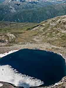 Bjøråvatnet und Surnadalberge