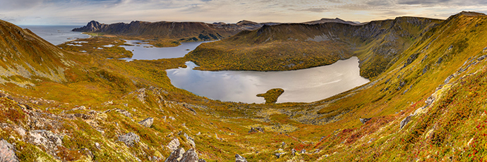 zum Berg Måtinden. Insel Andøya