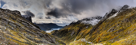 Ausblick auf Lonkanfjord. Nationalpark Møysalen. Insel Hinnøya