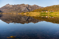 Malnesfjorden. Insel Langøya