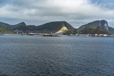 Fähre: Moskenes-Bodø. Insel Værøy