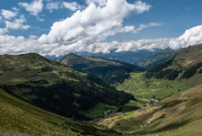 Madrisa Rundtour. Blick zum  St. Antönien