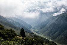 Madrisa Rundtour. Aufstieg zum Schlappiner Joch. Blick ins Tal