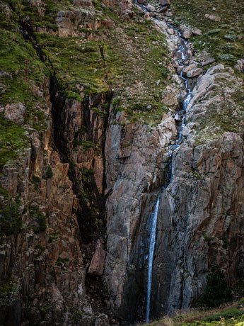 Ötztaler Alpen. Rofental. Ein Wasserfall