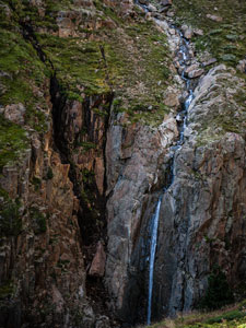 Ötztaler Alpen. Rofental. Ein Wasserfall