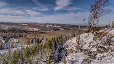 Blick von der Scharfensteinklippe zur Eckertalsperre